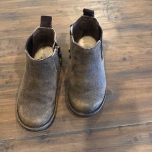 Little boys Ugg boots size 9